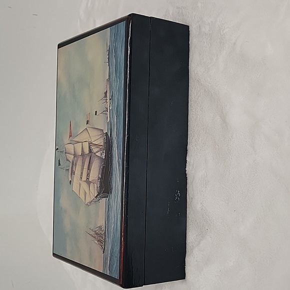 Wooden Storage/Jewelry/Stash Box with Ships 10.5" x 6.75" x 3" - Picture 9 of 12